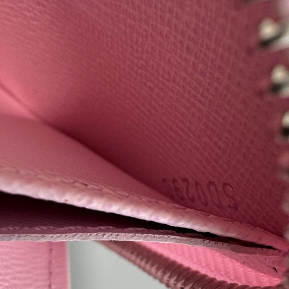 Louis Vuitton Pink Escale patterned zippy full inclusion - Picture 9 of 9